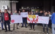 Štrajk Sindikata zaposlenih RTCG: "Generalni direktor prima sedam prosječnih zarada, menadžment manipuliše" Štrajk Sindikata zaposlenih RTCG: "Generalni direktor prima sedam prosječnih zarada, menadžment manipuliše"